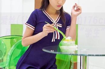 AISS爱丝(钻石版) – 笑笑的176cm长腿图包，精选让你意外得到的“学生”福利！