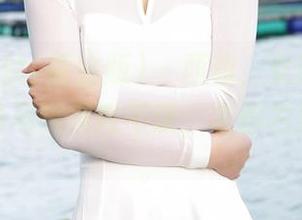 AISS爱丝(黄金版) – 西雅，女骑士图库分享，骑马跳舞两不误，左脚右脚合拍中。