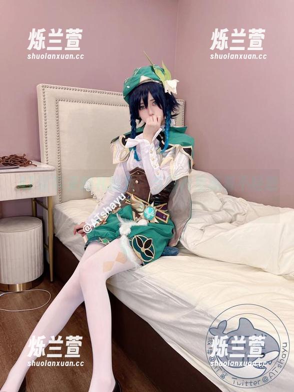 AT鲨带来的礼服秀：当图片里藏着不经意的挑逗。