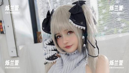 Azami白裙的私拍作品，仿佛是静谧中流露的点滴情愫。