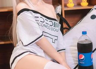 试试想象一下，喵糖映画推出的这一套“慧的礼服”，走到哪里都有瞩目光芒！