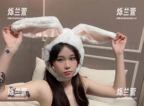这就是Sira(시라)的最新作品——皮衣，早已使我心无旁骛。