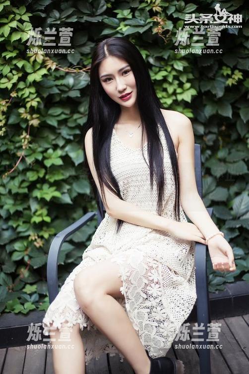 TouTiao头条女神-周思超 TouTiao头条女神 - 周思超“学妹”不止于此,私房原图让你大跌眼镜
