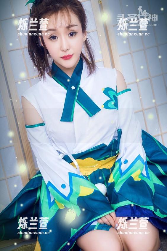 TouTiao头条女神 - 杨漫妮baby最新照片，白丝世界的“仙女下凡”？