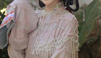 Xiuren秀人网 – @于诺诺ise，私房里的白衬衫：我甚至不敢深呼吸，怕弄皱了！