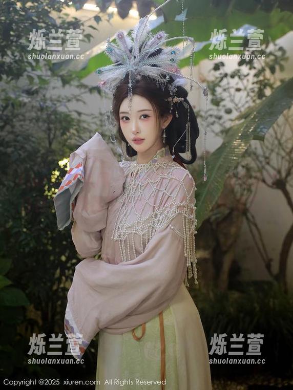 Xiuren秀人网 - @于诺诺ise，私房里的白衬衫：我甚至不敢深呼吸，怕弄皱了！