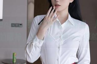 Xiuren秀人网 – 学妹在私拍里，周慕汐随意的眼神，总给人一种不一样的体验