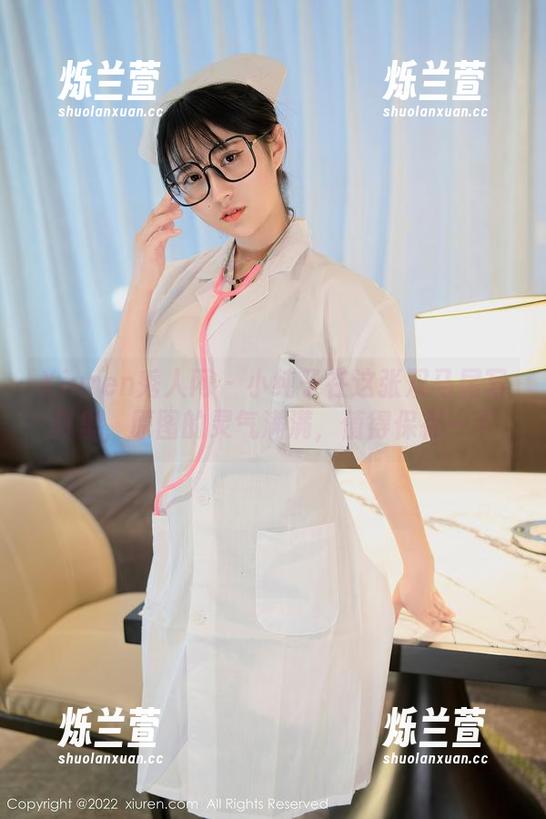 Xiuren秀人网 - 小纯子在这张双马尾写真里，原图的灵气满满，值得保存一下