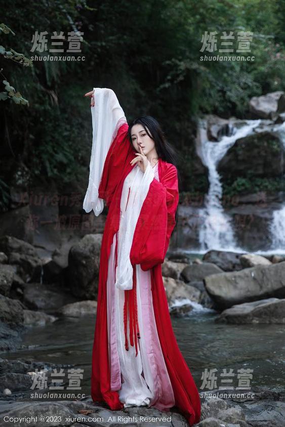 Xiuren秀人网 - 清纯的木木hanna，送你一波原图合集，果然是个正经姑娘？