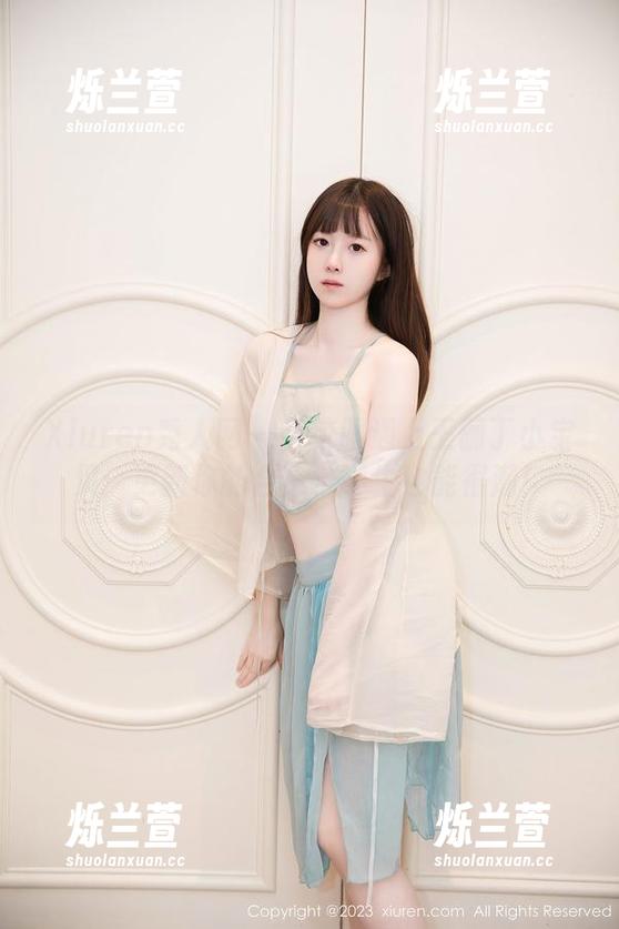 Xiuren秀人网 - 当校服遇上王俪丁小宝贝：更新你的合集，学生也能很潮！