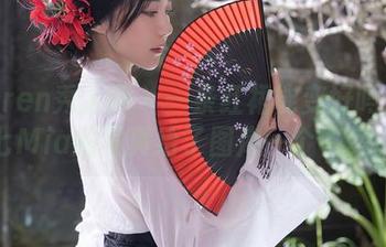 Xiuren秀人网 – 一条红裙能变好吗？美七Mia的写真给了图库一个答案。