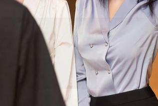 Xiuren秀人网 – 邹晶晶女王在线黑色合集：来一场颜色的游戏，敢不敢跟着她玩？