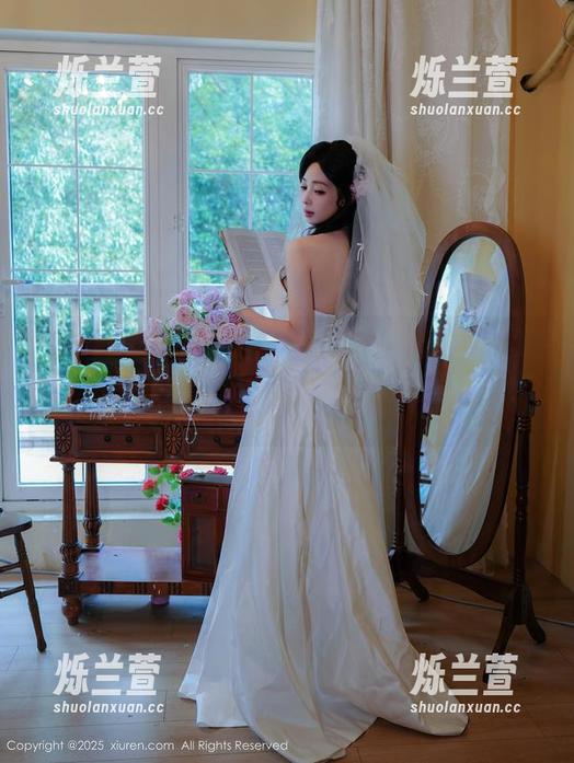 Xiuren秀人网 - 看陈茜妮zoe最新写真集就能明白，腿长是如何开启大写的自信。