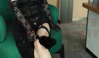 Xiuren秀人网 – 一言难尽的鱼子酱Fish写真合集，总能让人脑补出一些身份戏。