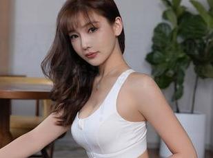 Xiuren秀人网 – 美腿写真出击，这不是普通的高清，是龙泽美曦的“腿部哲学”！