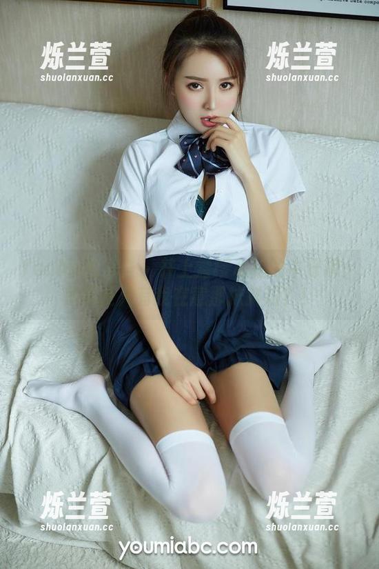 YouMi尤蜜荟 - 井上雪樱私拍的牛仔裤：是不是只有我在意那抹斜阳？！