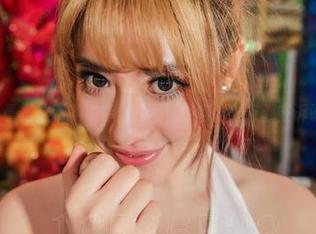 aiss – 蕾丝之下的索菲，作品里的每根线条都在诉说什么？