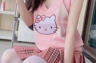 at鲨鱼的私房裸足，全然一种无辜的诱惑