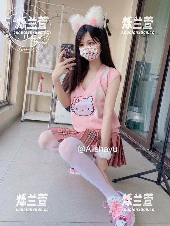 at鲨鱼的私房裸足，全然一种无辜的诱惑
