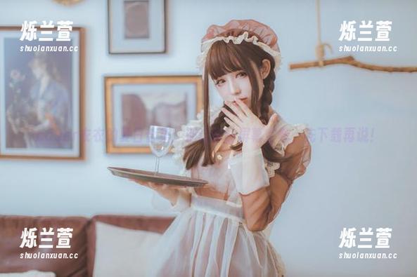 coser衣衣的夏日合集：别让你的屏幕空着，先下载再说！