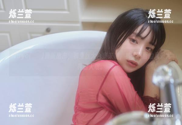 wuyo(우요)最新出击，裤里丝大合集来啦，裤子下面的风景尤其迷人呢。