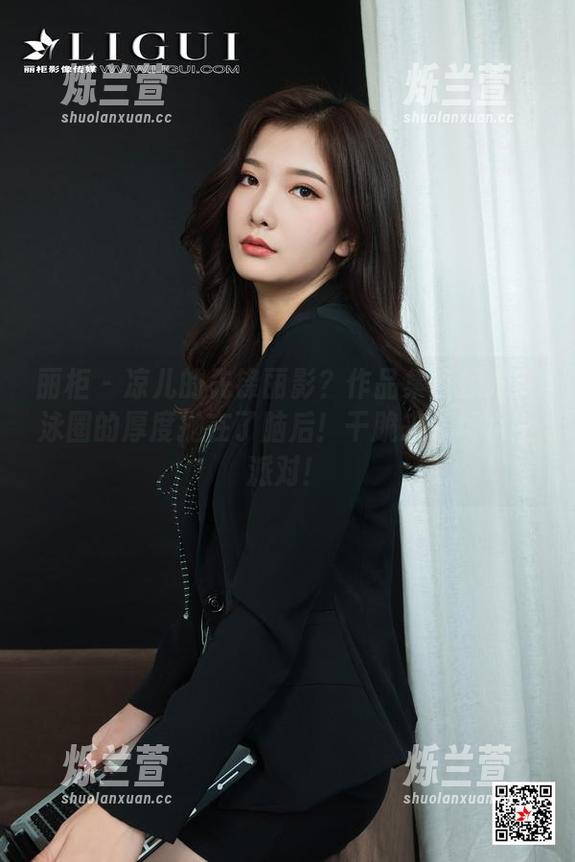 丽柜 - 凉儿的先锋丽影？作品集直接把游泳圈的厚度抛在了脑后！干脆来一场水上派对！