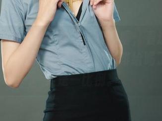 丽柜 – 可馨学妹在线写真：喔，看这眼神，差点把我泡在图书馆的咖啡给喝了，结果是一比例。
