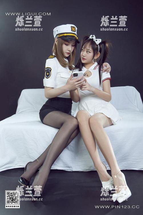 丽柜 - 心心的可爱照片，哇，这是什么迷人的小表情？