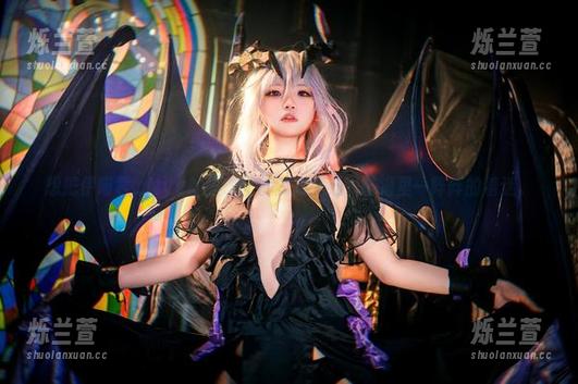 想把伊喵君_Nya的巫恋全都变成壁纸，脑海里一阵阵的着迷。