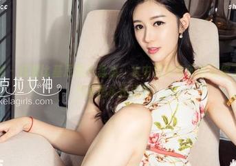 克拉女神 – 佳莹比基尼照片盘点：水中自拍如何能让你了解她的气质是水汪汪的？