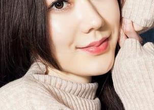 克拉女神 – 透明合集来咯慕菲的照片，让人想问：她安全吗？