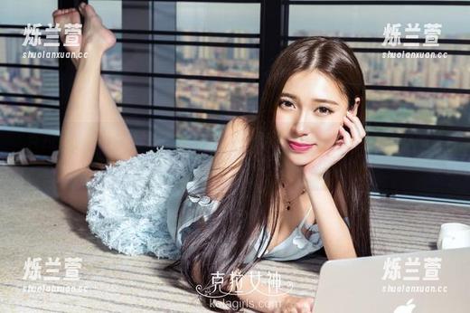 克拉女神 - 在线碰撞：瑞莎的美足像春风般轻柔，捏得太舒服了！