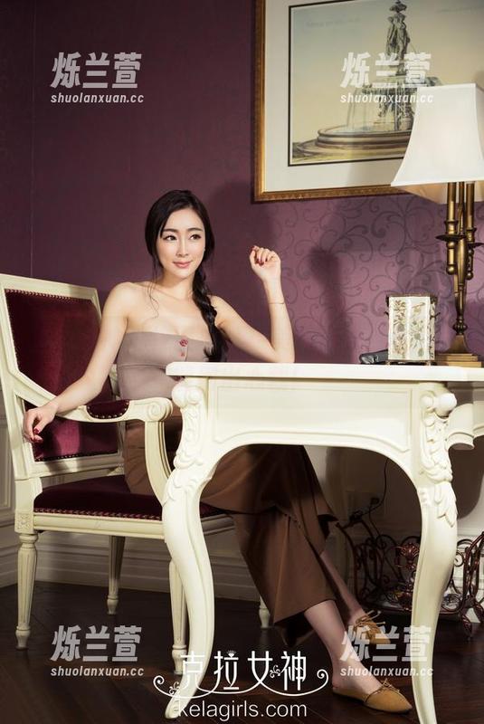 克拉女神 - 校服+盈盈=美图特辑，私拍也能别出心裁！