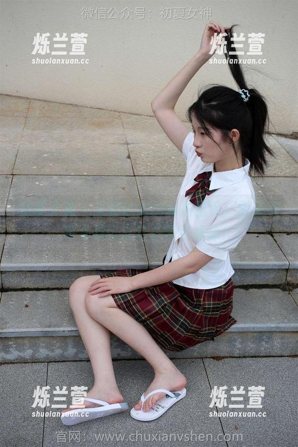 初夏女神 - 来到依依的私拍图包，原来邻家女孩可以这样吸引眼球！
