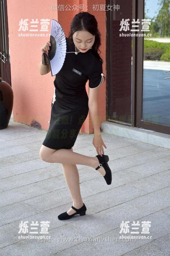 初夏女神-点点 初夏女神 - 注意!点点的穿搭世界,让简约也能分享不完的惊喜了!