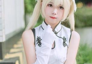 向小圆的白色软绵绵～这写真集下载无误，让人忍不住想象那轻盈的影子。