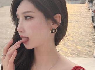 微密圈 – 图包大放送：周妍希的最新黑丝系列，掉入这种魅惑四溢的陷阱，谁受得了？