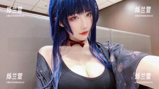 少女心和职业感的碰撞，啾小妍的秘书套图值得一瞧！
