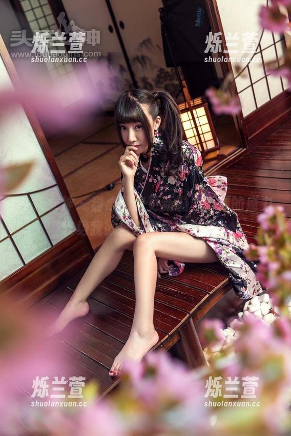 头条女神-语溪 头条女神 - 甜心图包更新啦,语溪的魔力攻势我欲抵挡但无能为力。