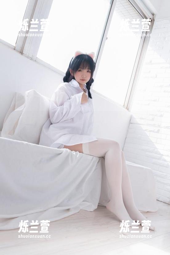 少女秩序 - 晞可的连衣裙，居然在图库中引发一场悄悄的风暴，哈哈！