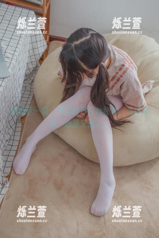 拥抱这一切：少女秩序白丝红裙，资源到手，心思又飘了。