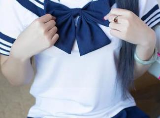 尤果网 – 张辛苑的最新写真集，礼服中的迷雾drifting…