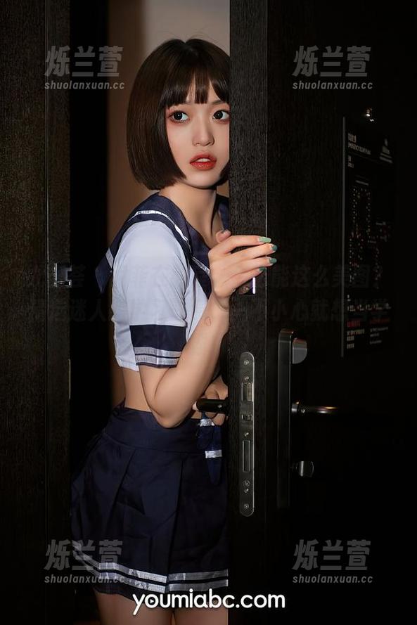 尤蜜荟 - 尹菲在教室，怎么能这么美图？精选迷人的学习气息，一不小心就想当学霸！