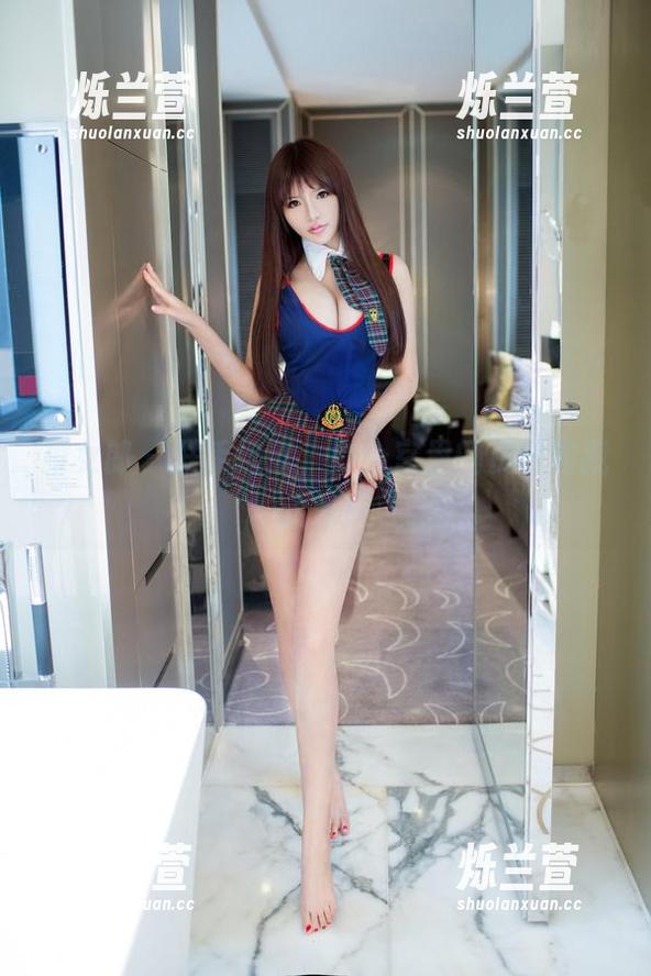 推女郎 - 联手连欣，办公室里的资源向我走来！