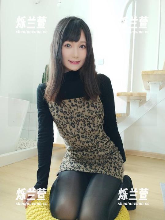 真爱粉5月，木之本果的私拍，翻阅美图就像翻看旧日情书，一点点撩动心弦。