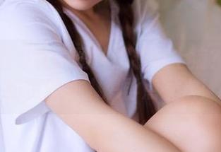 听说丰唇少女的图片越看越上瘾？果团网的资源让人想再点一次！