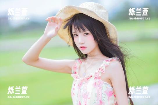 cos里的桜桃喵，水滴滴答，像是在召唤小猫咪？