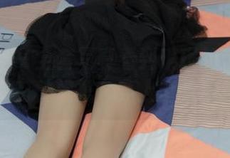 梦丝女神 – 全套写真看到琪琪的粉衣肉丝袜，有种想把它穿上街的冲动！