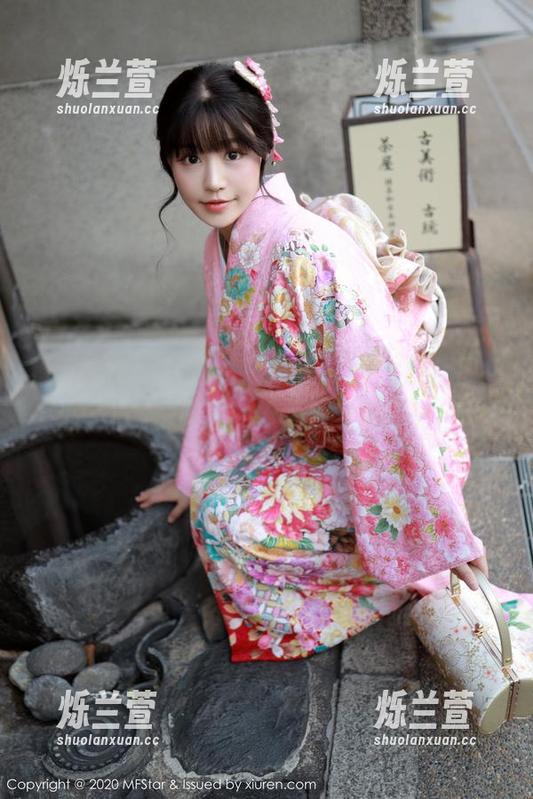 模范学院 - 精选的文芮jeninfer粉色图包，比我房间里的粉色沙发还闪亮！