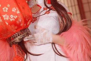 樱落酱w的写真分享：碧蓝航线的吕佐夫服装能不能再闪亮一点？